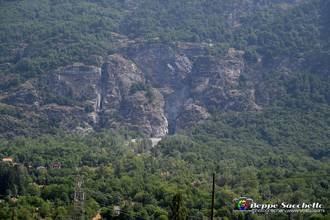 VBS_2954 - Novalesa - Abbazia. Parrocchia. Cascata del Rio Bard.jpg